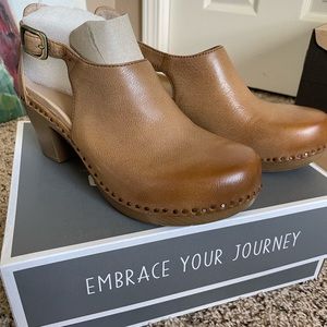 Dansko Sassy wedge sandals Size 39